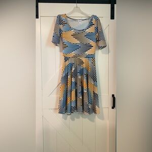 LulaRoe Nicole Dress - Size Medium - Like New
